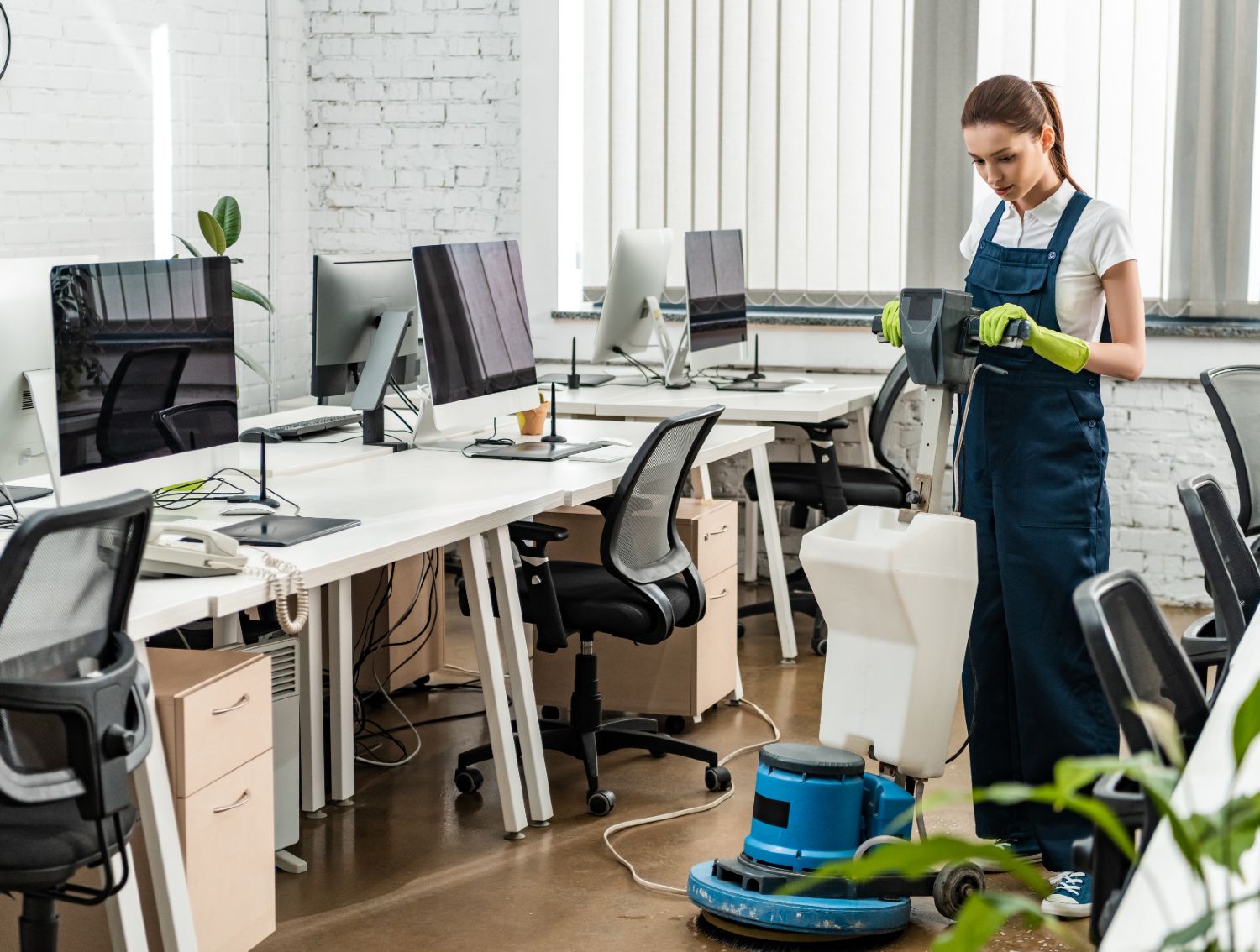 Commercial office cleaning service
